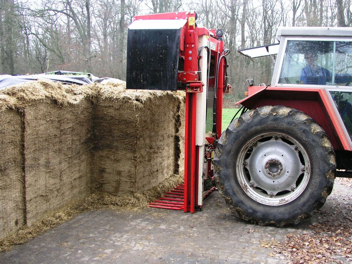 This-silage-block-cutter-is-an-agricultural-machine-for-dairy-and-beef-farmers