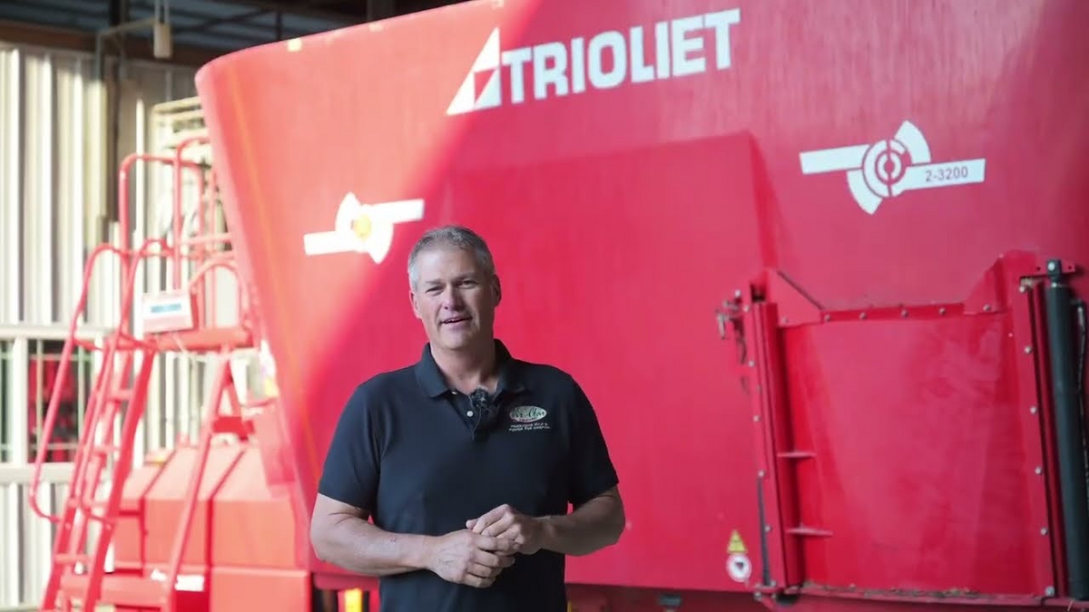 Feeding 150 tons a day with the Solomix stationary feed mixer (Vir-Clar Farms)