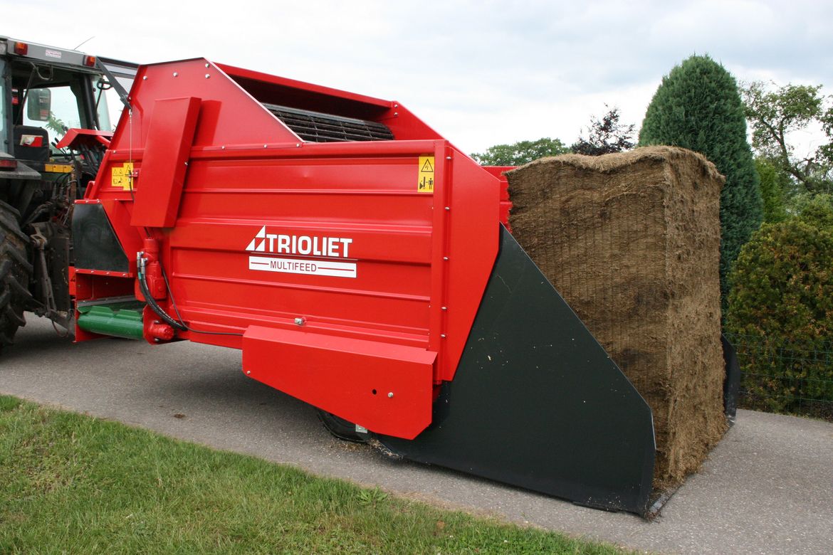A-silo-block-cutter-with-loading-frame-is-handy-for-dairy-farmers-to-feed-cows-or-goats