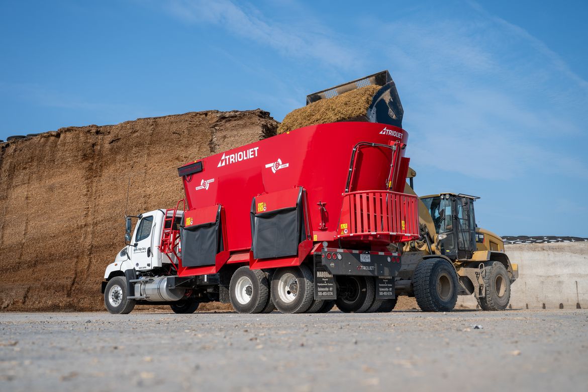 The-Truckmount-is-a-mixing-tub-mounted-on-a-truck-chassis