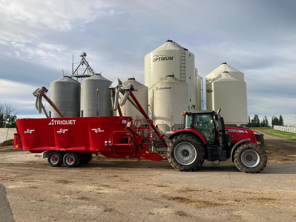 Large-silage-wagon-with-mixing-augers-for-dairy-farmers