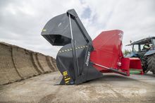 Triomix self-loading mixer feeder