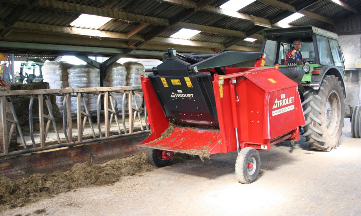 A-second-hand-self-loading-feeder-can-be-found-by-dairy-farmers-at-Trioliet