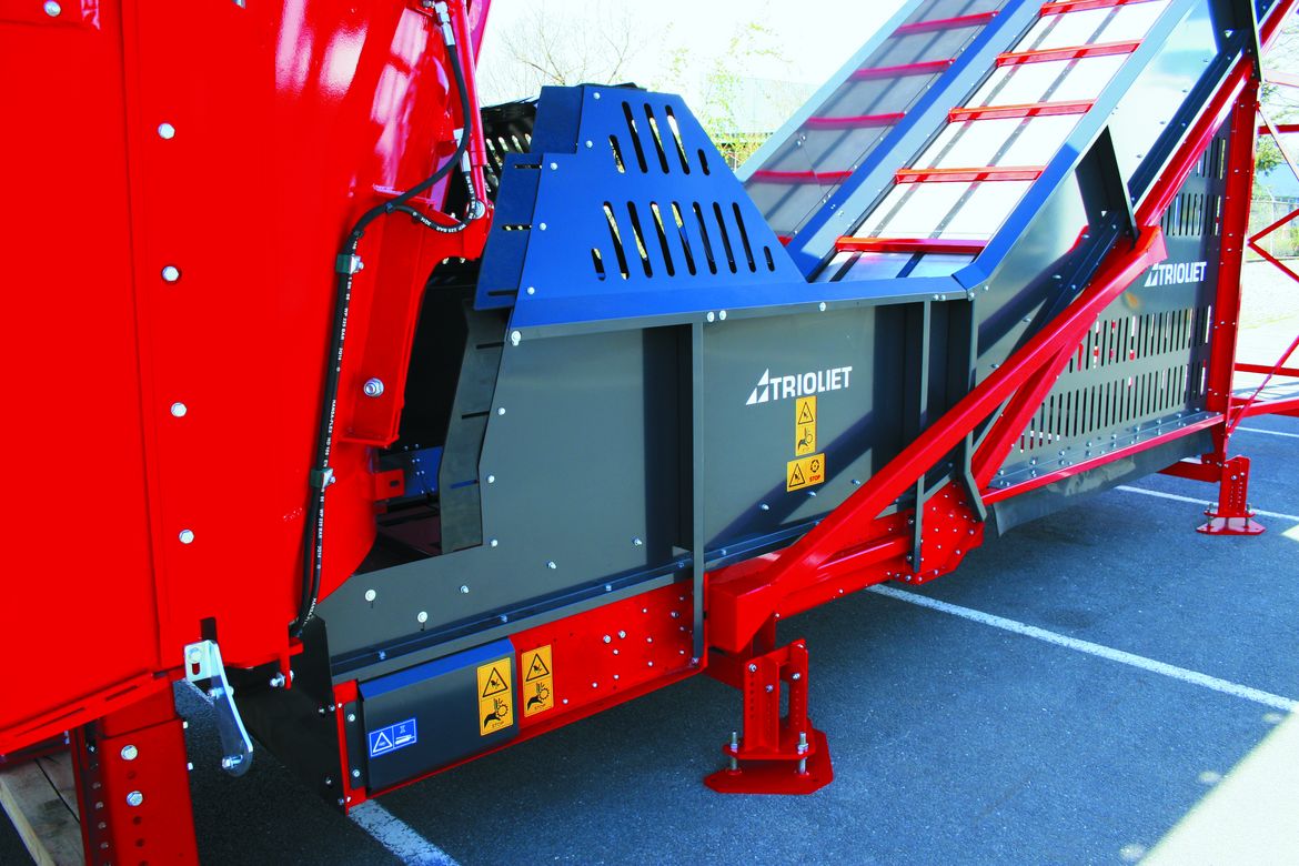 A-Solomix-stationary-mixer-wagon-is-usefull-for-dairy-or-goat-farmers