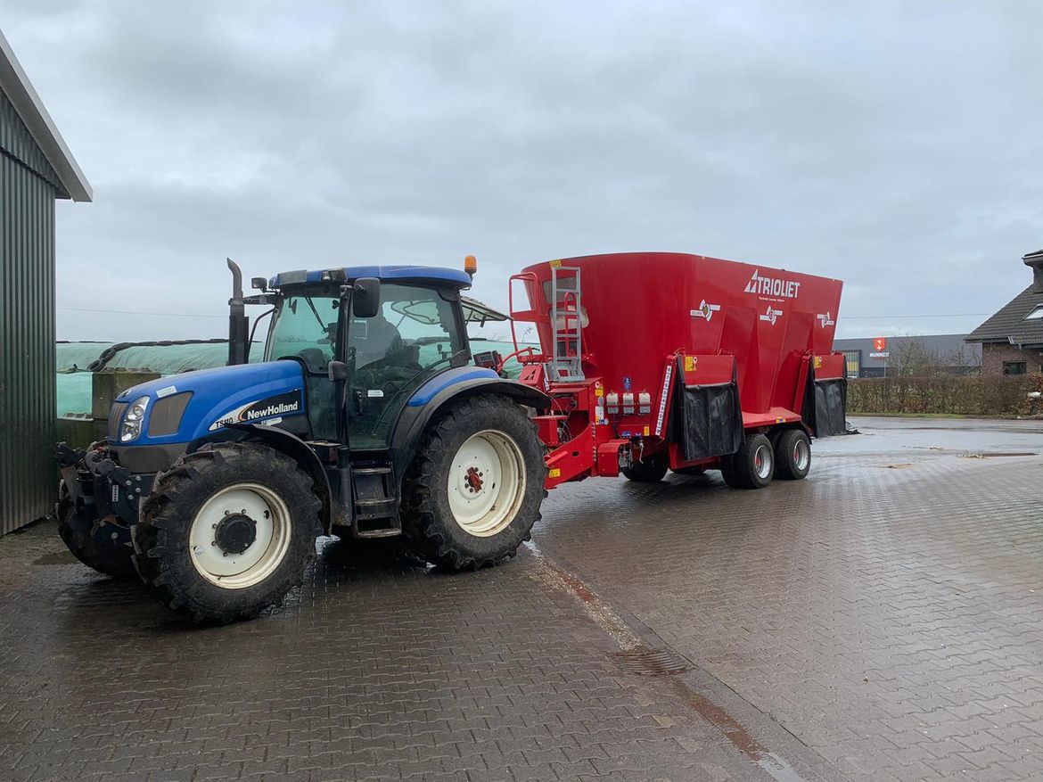 feed mixer with automatic gearbox