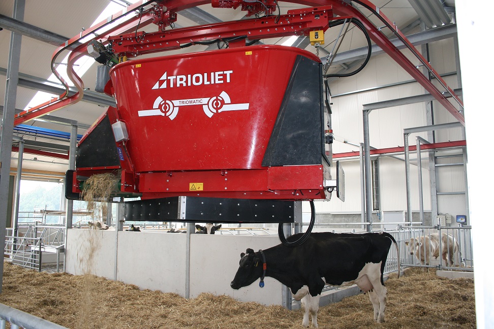 Robotic-feeding-saves-labour-and-time-for-dairy-and-beef-farmers