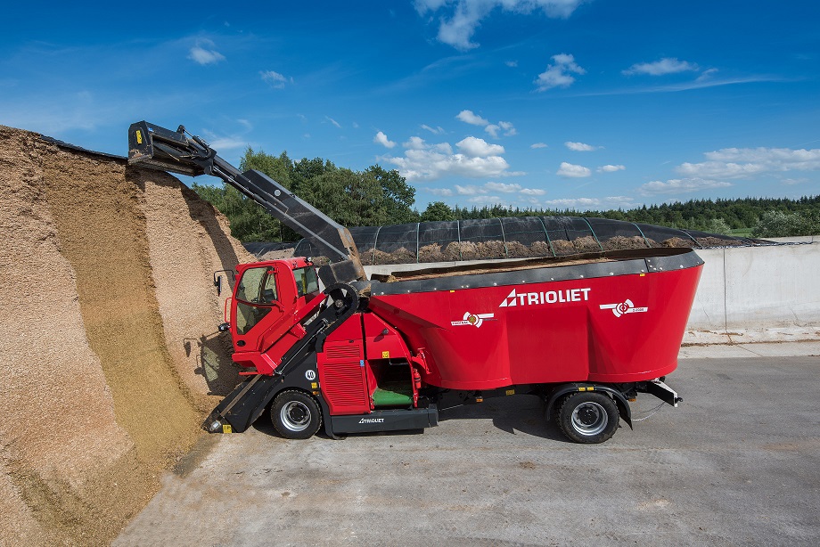 A-large-mixer-wagon-that-leaves-the-feed-structure-in-tact-for-dairy-farmers