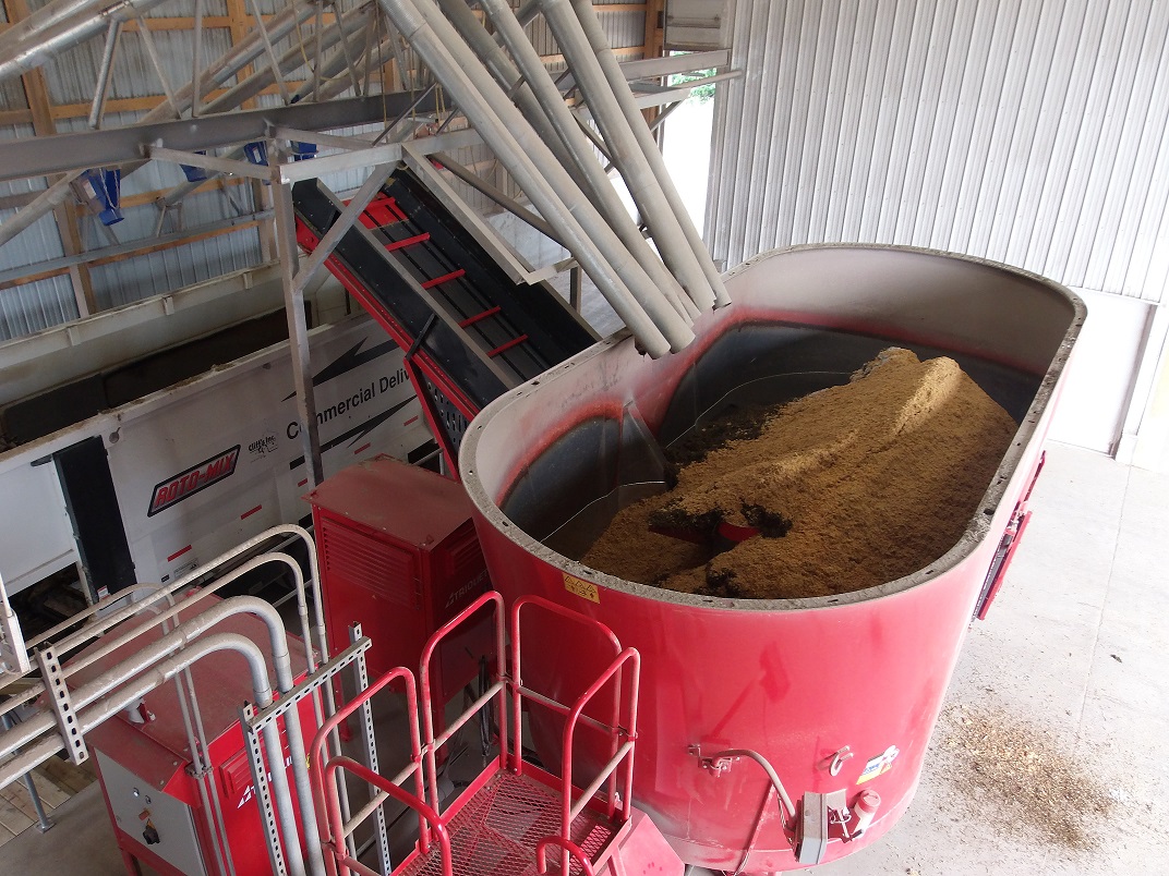 High-quality-stationary-feed-mixers-for-silage-can-be-bought-at-Trioliet